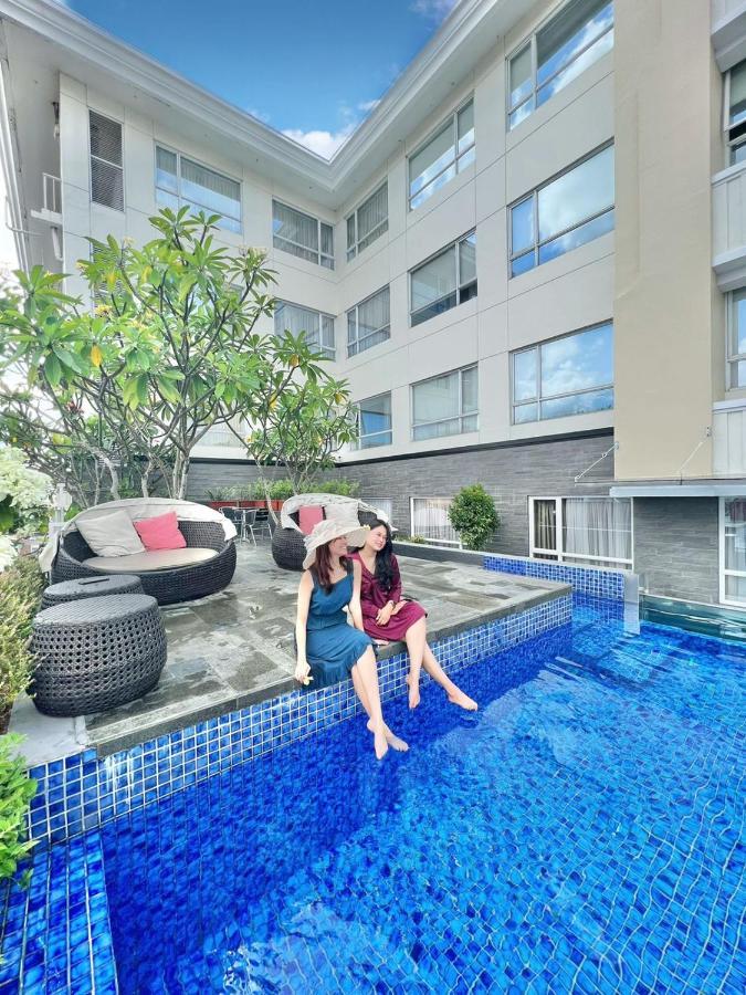 โรงแรมแกรนด์ ซูรี มาลิโอโบโร ยอกยาการ์ตา ภายนอก รูปภาพ